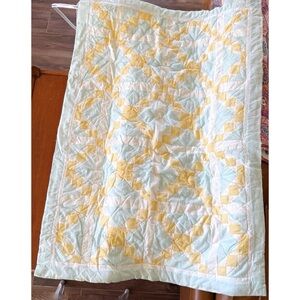 🍁CLOSET CLEAROUT🍁 Soft Colors Hand Tied Quilt Throw Crib Blanket
